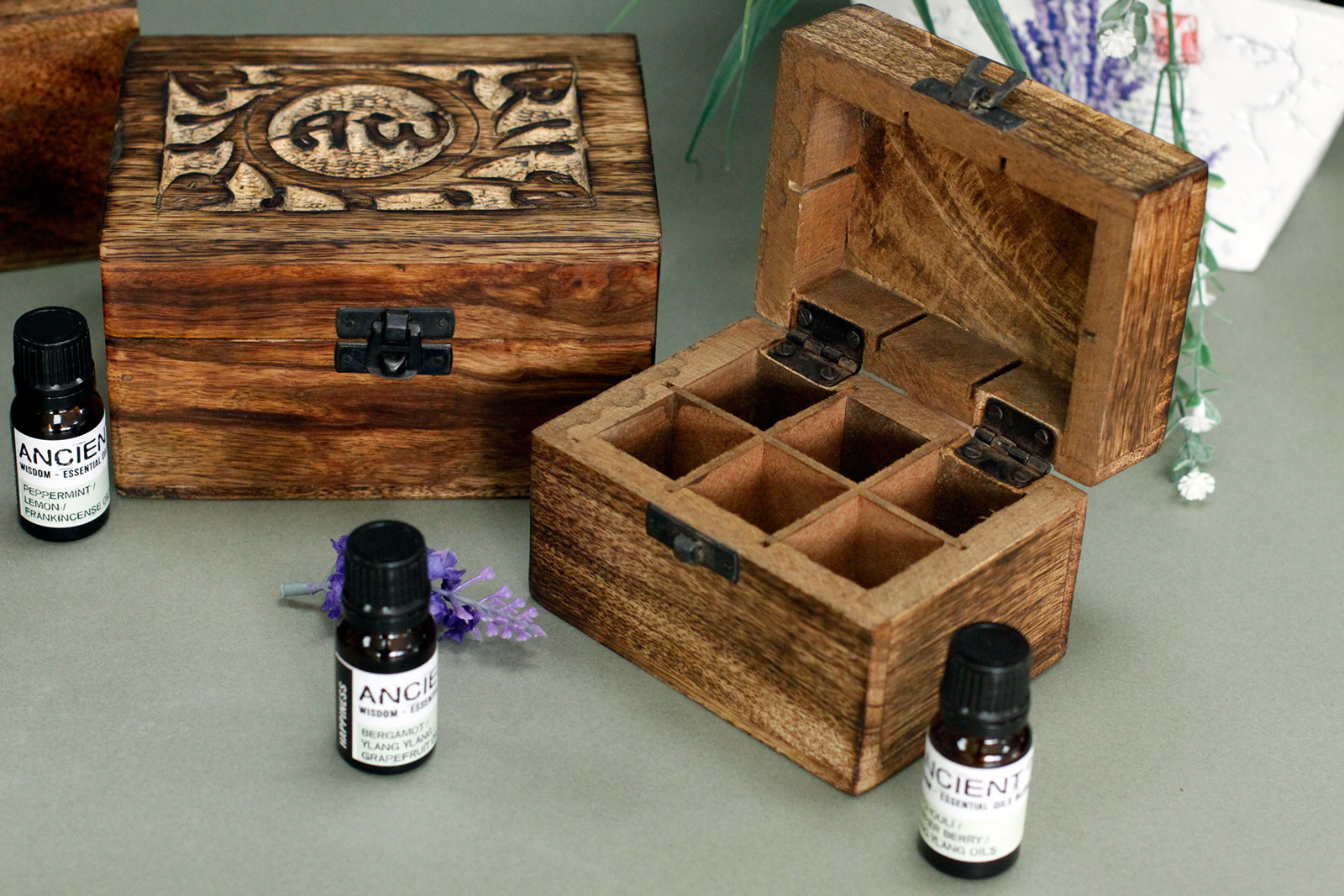 Caja de madera de mango para aceites esenciales – Om, 6 frascos - Imagen 2