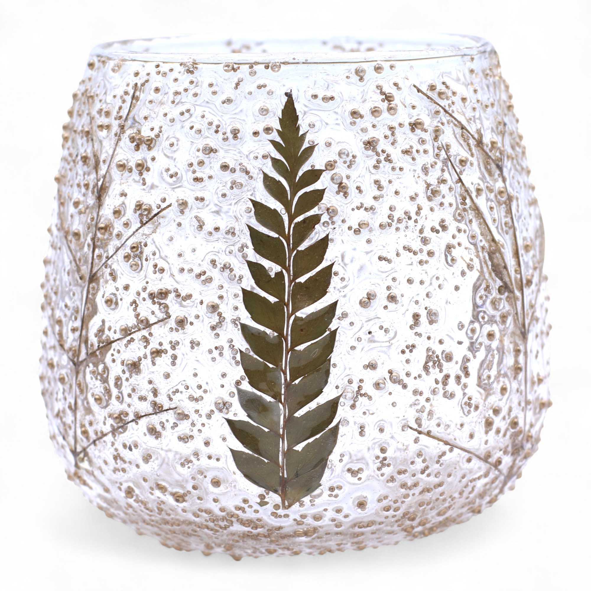 Portavelas de vidrio reciclado con hojas de pino – 10 × 9 cm - Imagen 2