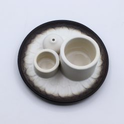 Soporte cerámico Mandala para Palo Santo e incienso – Blanco y gris - Imagen 3