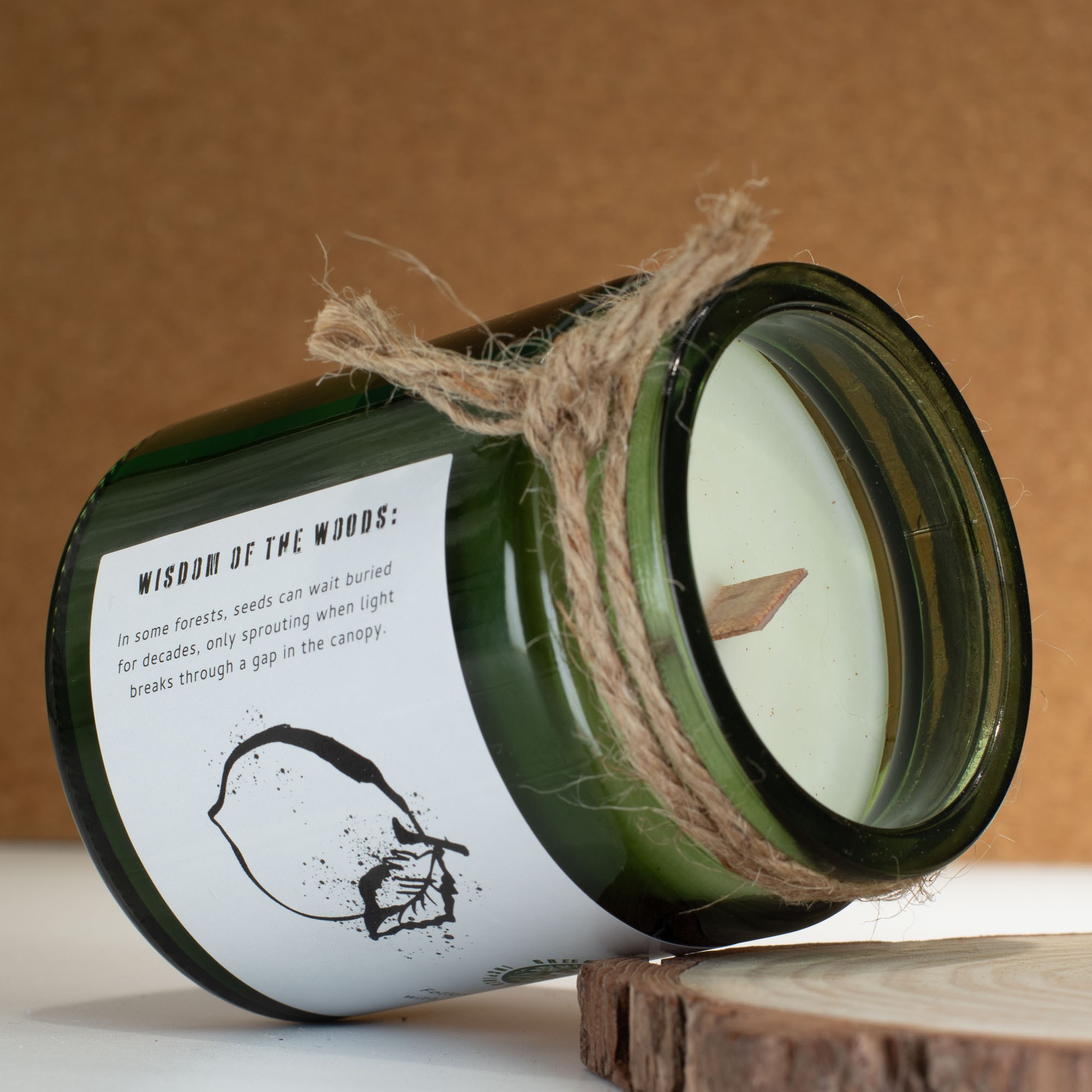 Vela de soja Greenman con mecha de madera – Cedro y cítricos - Imagen 2