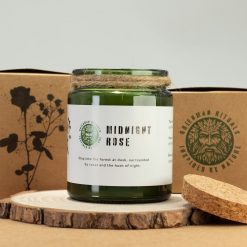 Vela de soja Greenman con mecha de madera – Rosa de medianoche - Imagen 3