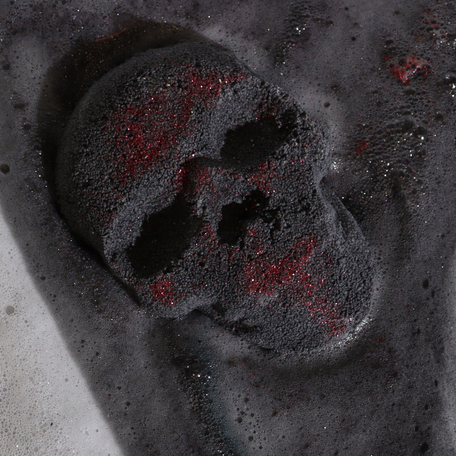 Bomba de baño Calavera de Halloween – Arándano rojo, flores y vainilla - Imagen 3